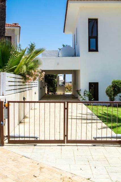 Villa Hera Agios Theodoros Eksteriør billede